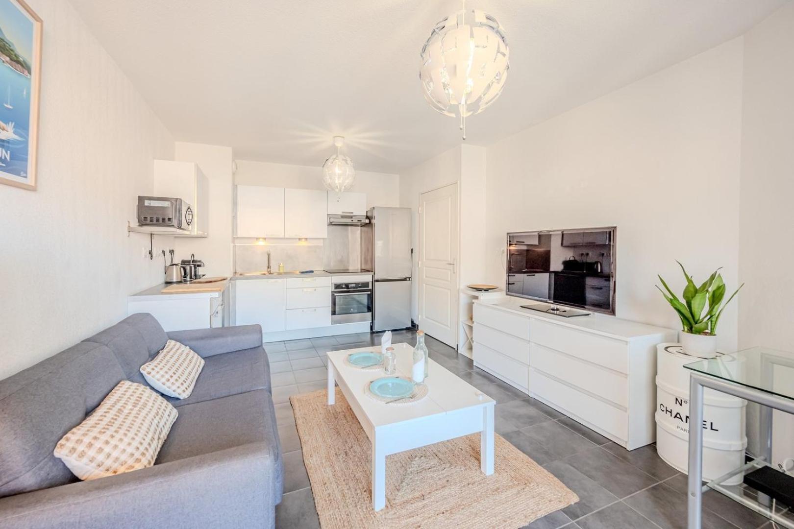 Ferienwohnung Le Neroli T2 Dernier Etage Avec Terrasse Et Garage Toulon Exterior foto
